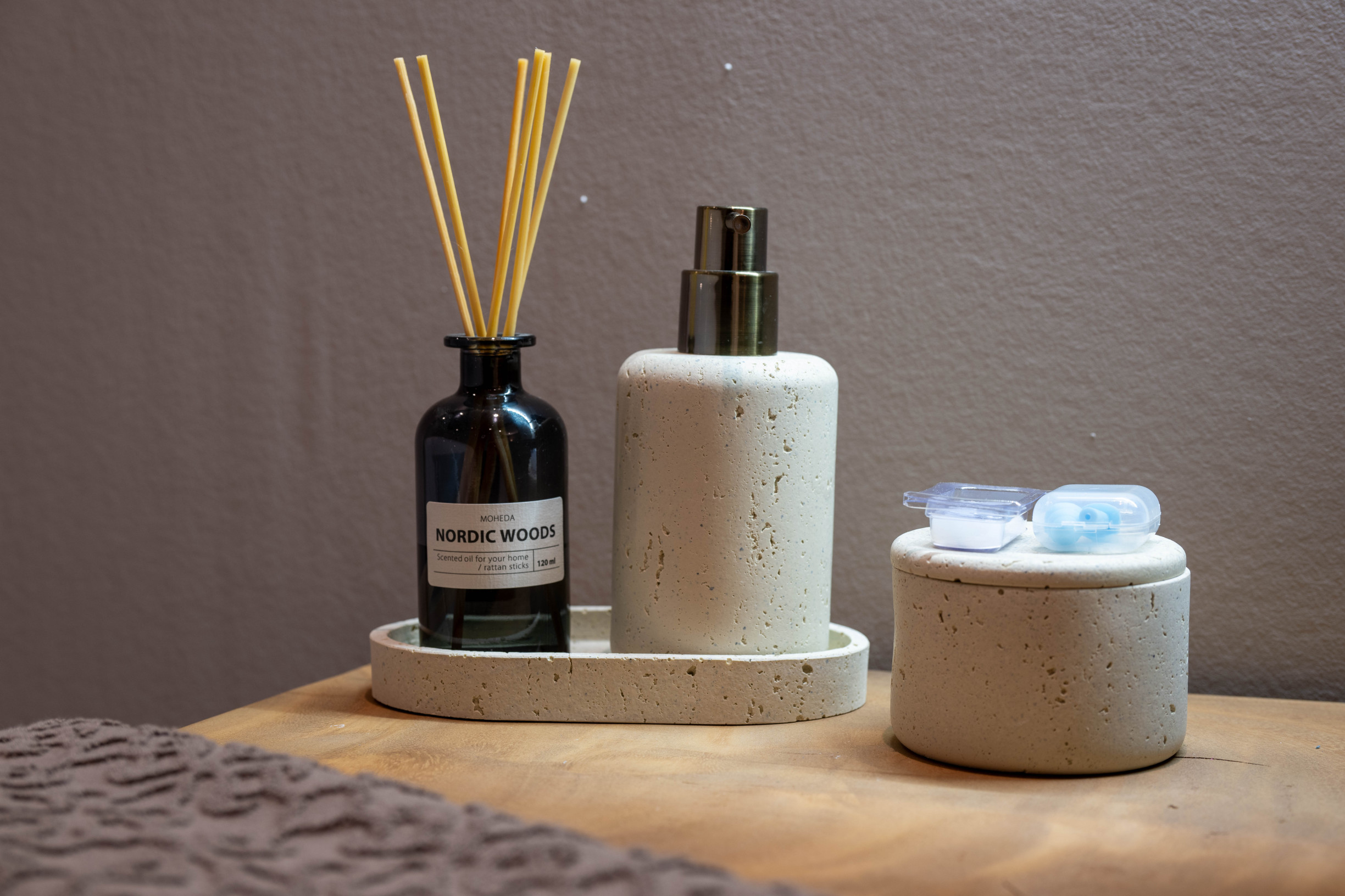 Foto van onze Floating ruimte met daarop ons floatbad, douche, wastafel en omkleedruimte.