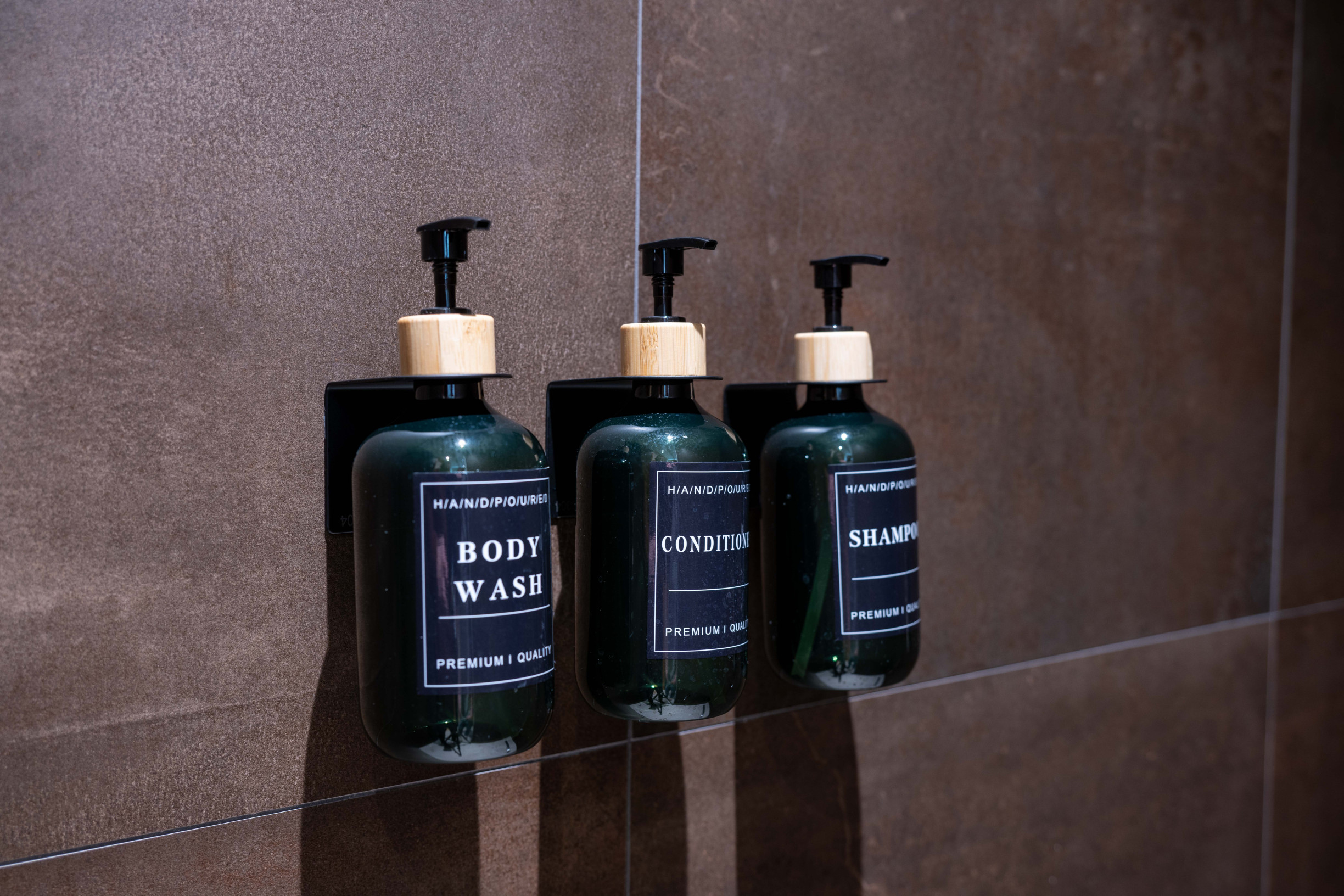 Foto van onze Floating ruimte met daarop ons floatbad, douche, wastafel en omkleedruimte.